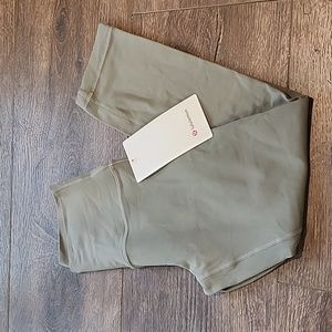 NWT 2019 Lululemon align crop 21" Size 4 Grey Sage Light Green Army Green